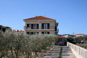 Apartments by the sea Slatine, Ciovo - 1137